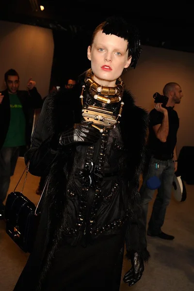 Look 32